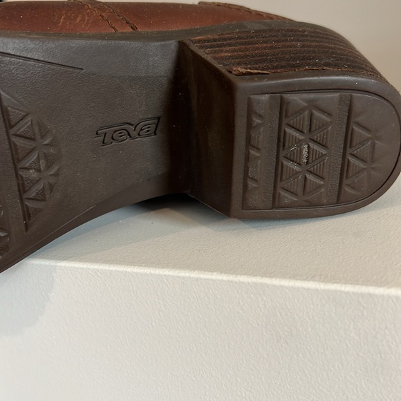 TEVA-BROWN LEATHER ANKLE BOOTS - Picture 9 of 14